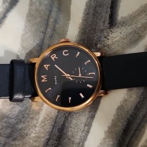 Marc by Marc Jacobs watch in gold-black